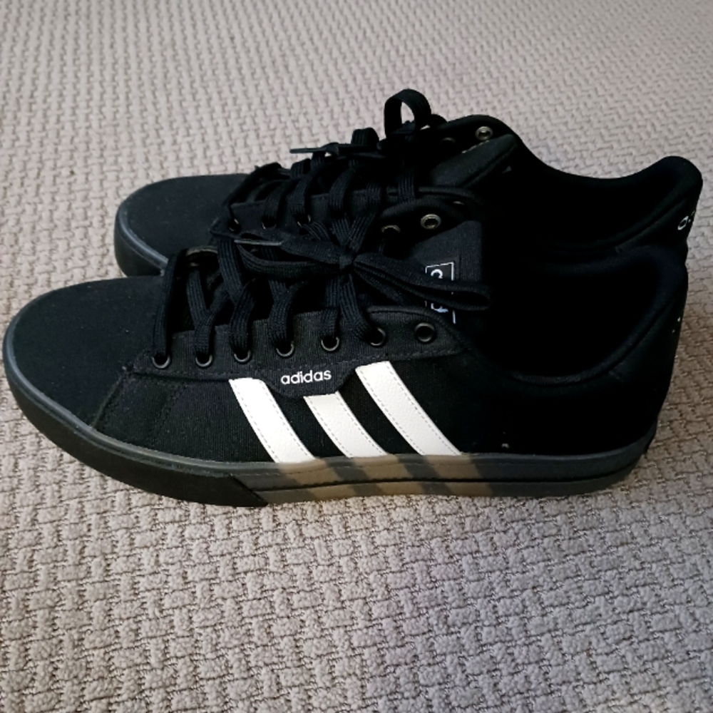 Adidas- Mens Daily 3.0 Three Stripe.    Black / White     NWOT,Size : 11.5
